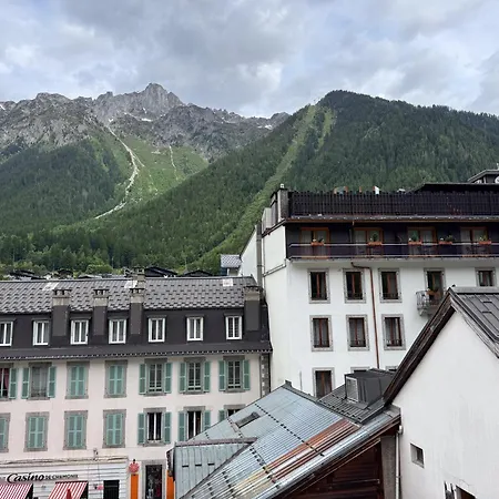 Apartment 4810 Centre *