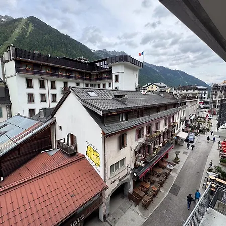 4810 Centre * 霞慕尼